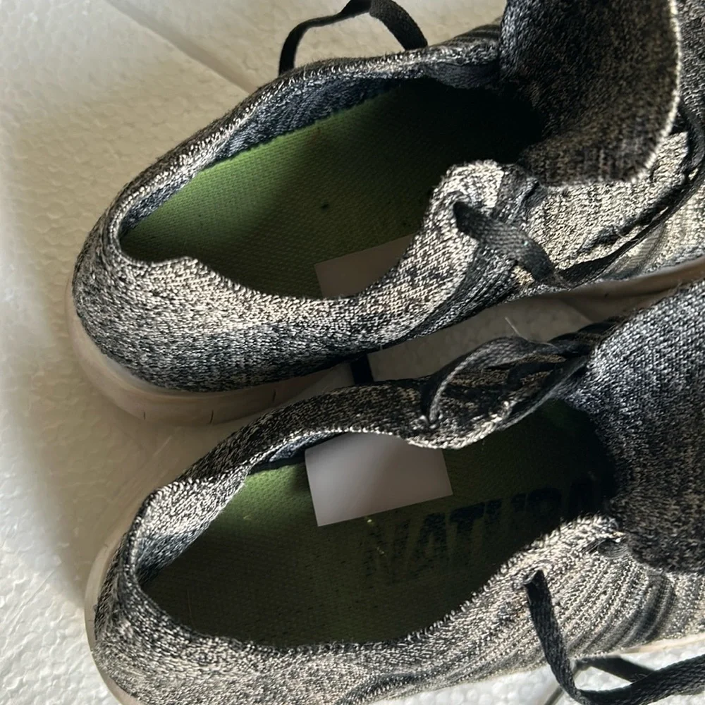 Nike Free kids youth run flyknit natural lace up sneakers size 6.5Y black grey